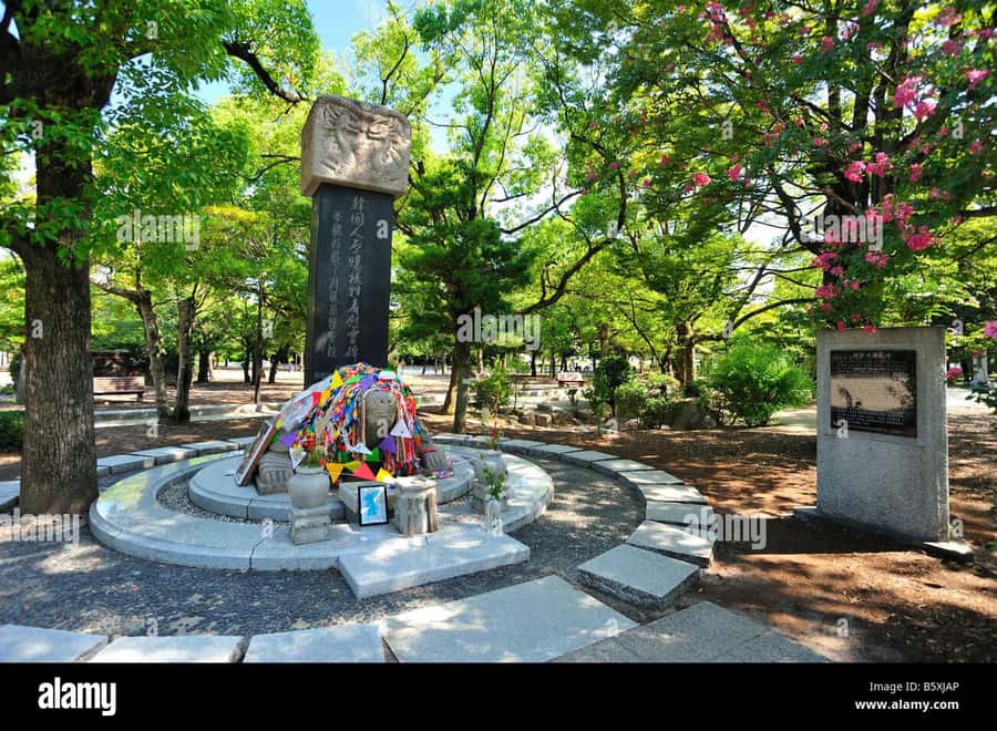 Peace Memorial Park, Hiroshima Castle, & Garden Private Tour - The peace monuments fill in the human story