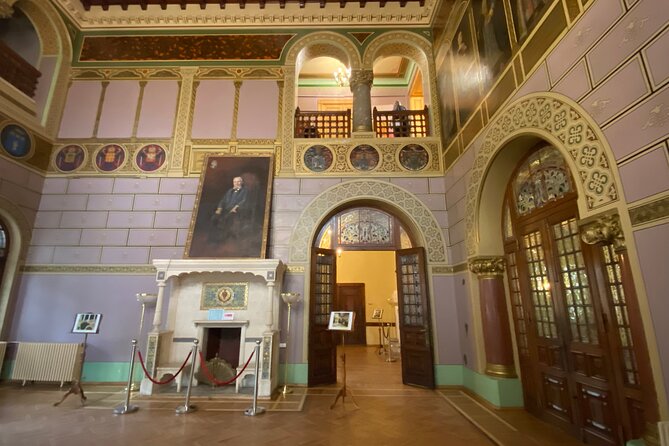 Peles and Cantacuzino Castles Small Group Day Tour from Brasov - Who should book this day trip?