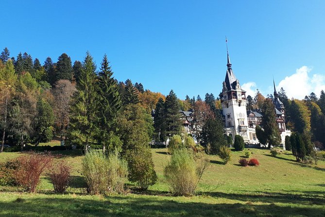 Peles Castle and optional Cantacuzino Castle from Brasov - Cota 1400 and the Seasonal Mountain View