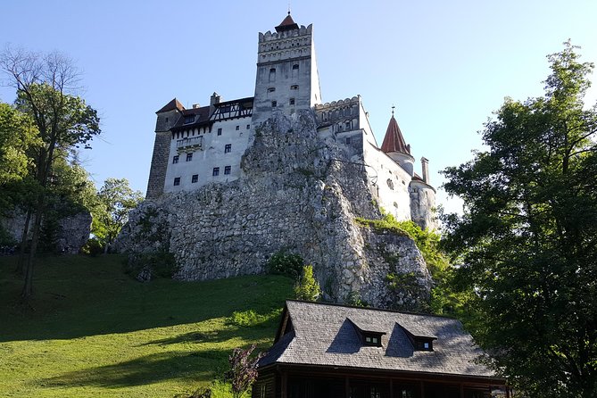 Peles Castle, Bran Castle and Brasov from Bucharest - Leaving Bucharest early for Sinaia