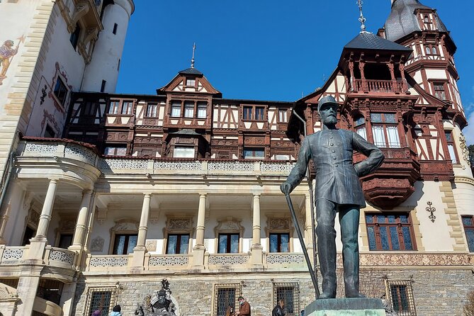 Peles Castle, Dracula Castle and Brasov old town - private tour from Bucharest - Brasov’s old center and the Black Church