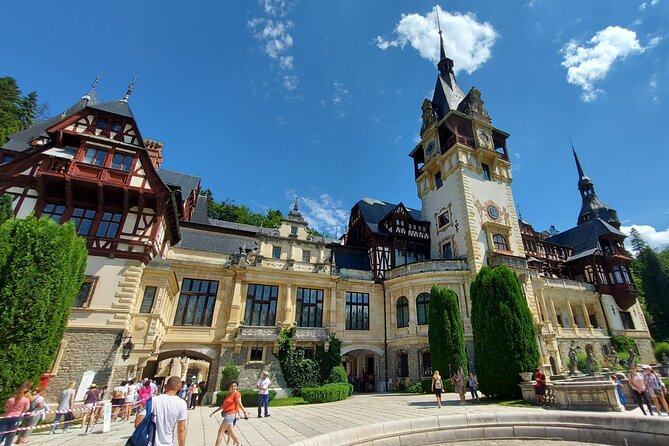 Peles Castle, Dracula Castle and Brasov old town - private tour from Bucharest - What the private guide adds