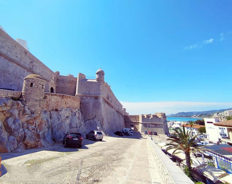 Peñiscola: Castle & Walled City Spanish Guided Tour - Why Peñíscola works so well on foot