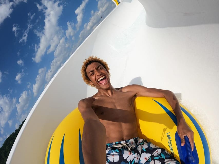 Pittsburgh, PA: Sandcastle Waterpark Entry Ticket - Food, drinks, and a break from the water