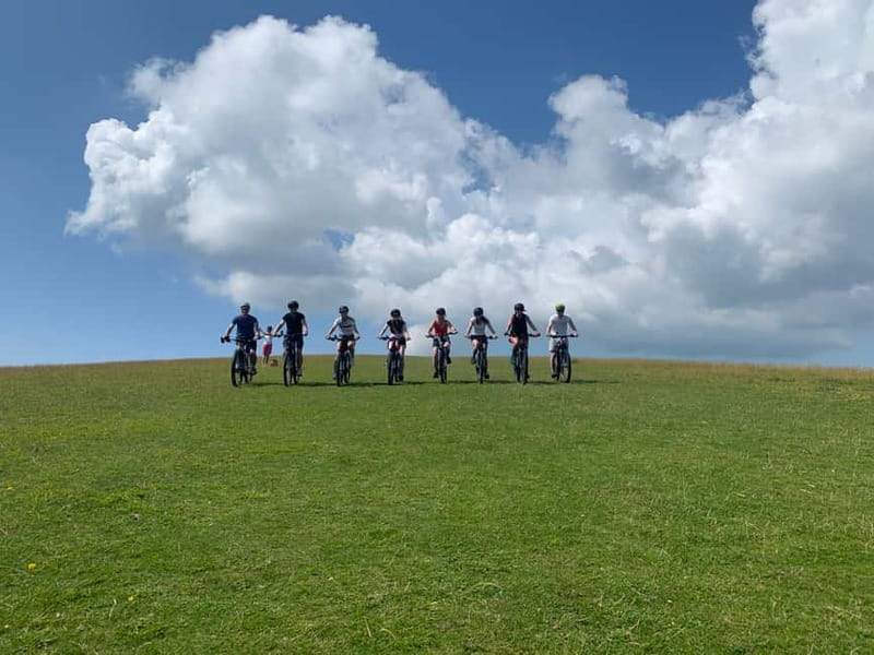 Poole: Old Harry Rocks and Corfé Castle Guided E-bike Tour - What the e-bike changes