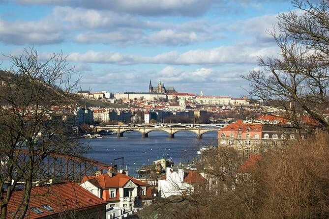 Prague 3-hour Afternoon Walking Tour including Prague Castle - Crowds, weather, and the best time to go