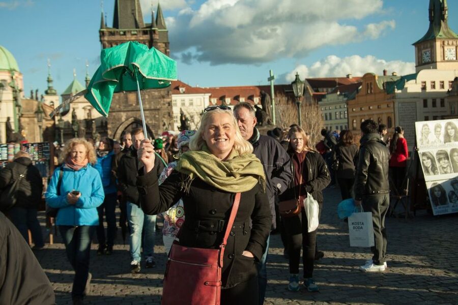 Prague: 3-Hour Old Town and Prague Castle Tour in German - Walking demands, group size, and comfort
