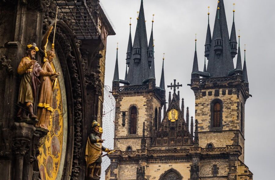 Prague: 3-Hour Walking Tour of Old Town & Prague Castle - Starting near the Astronomical Clock