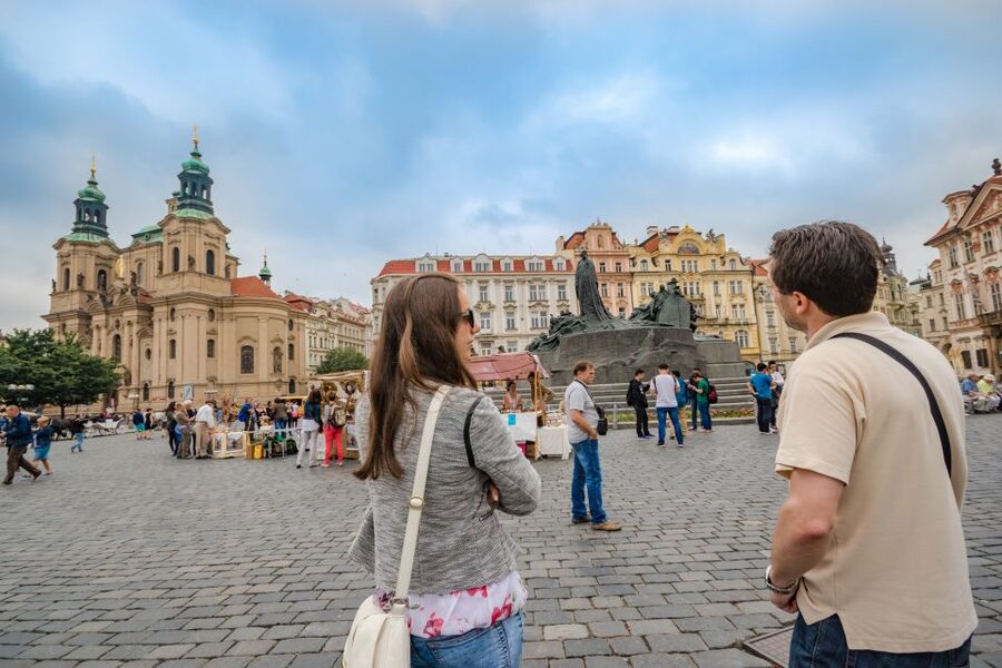 Prague: 3-Hour Walking Tour of Old Town & Prague Castle - Crossing Charles Bridge with the stories attached
