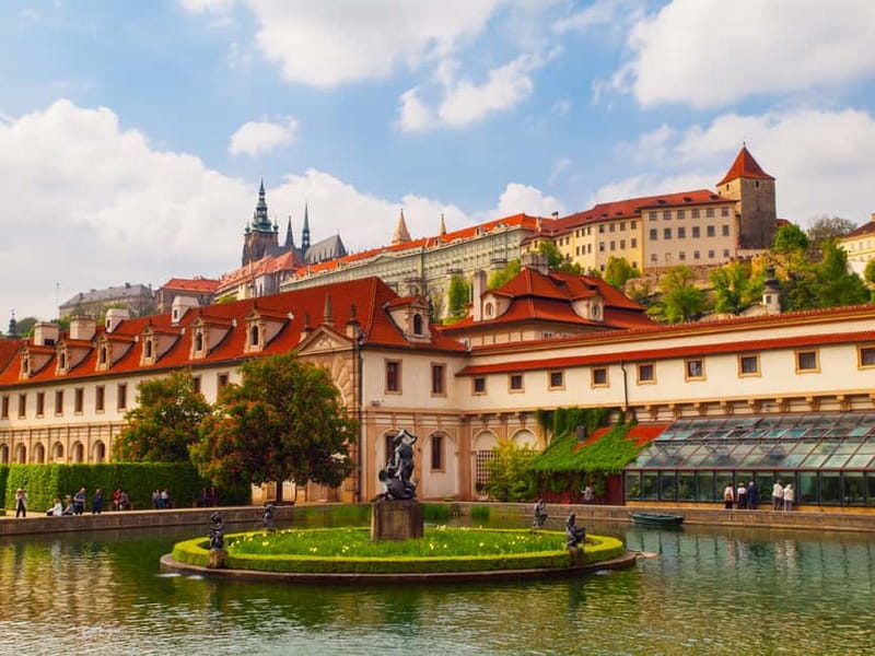 Prague Castle: 1-Hour Introduction Tour with Entry Ticket - Key points to know before booking