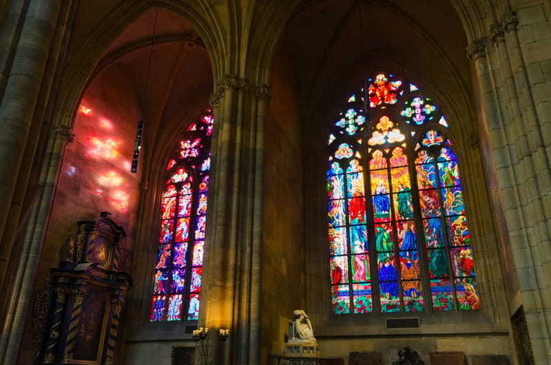 Prague Castle: 1-Hour Introduction Tour with Entry Ticket - How the short guide introduction affects your visit