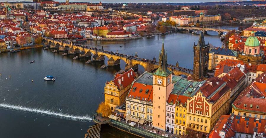 Prague: Castle and Jewish Quarter Tour with Cruise and Lunch - Josefov, Old Town, and the Charles Bridge Museum