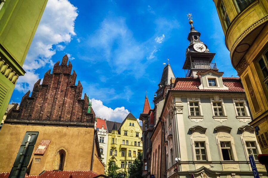 Prague: Castle and Jewish Quarter Tour with Cruise and Lunch - A Czech lunch with beer or another drink