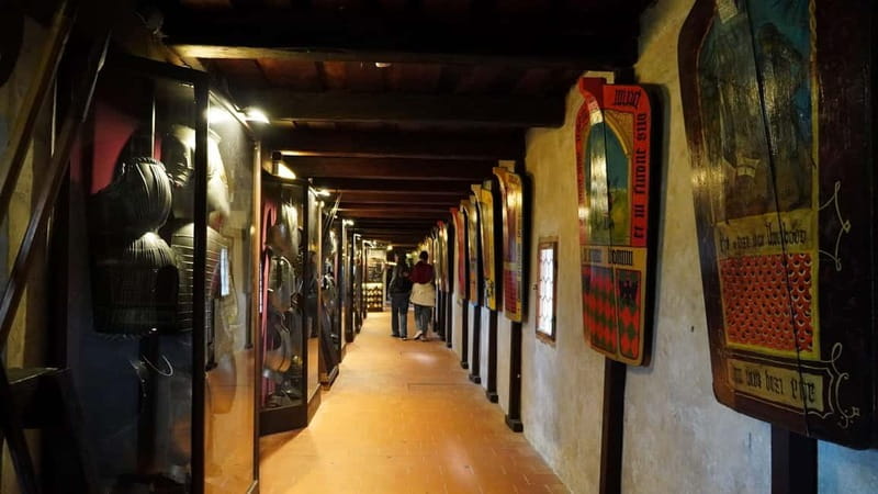 Prague Castle Interiors: Small-Group Tour with Local Guide - The Old Royal Palace in 30 minutes
