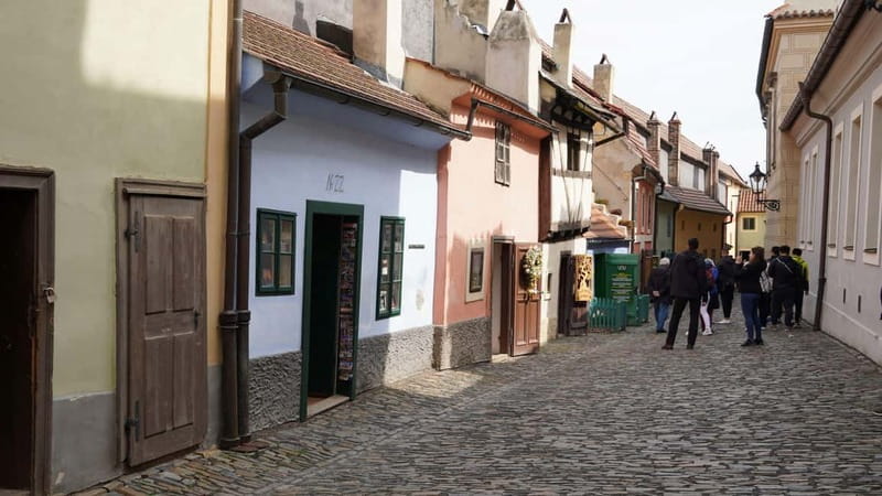 Prague Castle Interiors: Small-Group Tour with Local Guide - Golden Lane: 45 minutes among the small houses