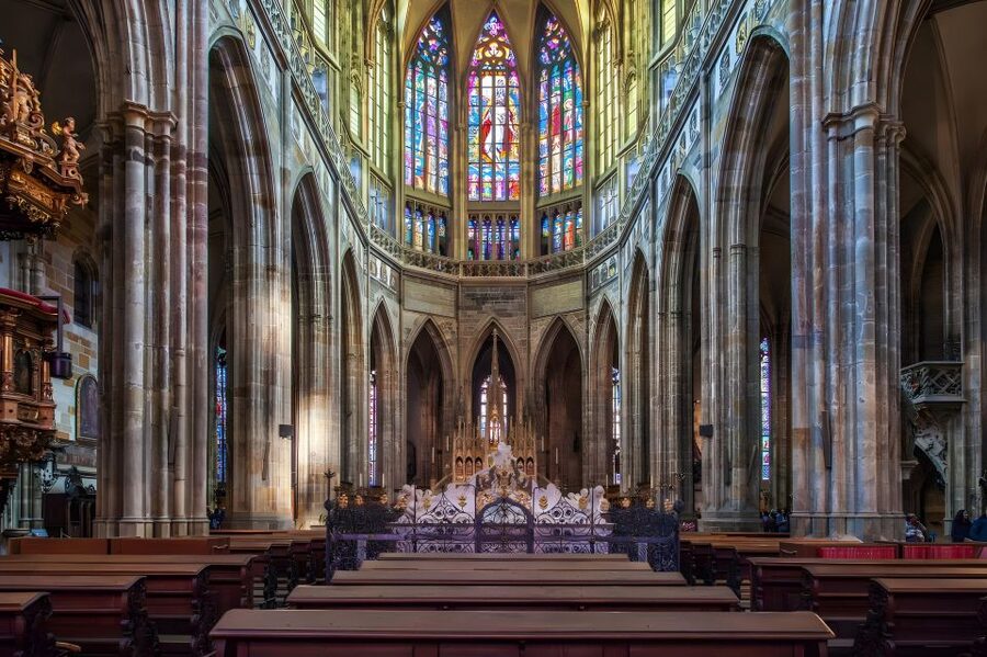Prague Castle: Royal Palace, Cathedral, and Golden Lane Tour - Daliborka Tower, armor, and darker castle stories