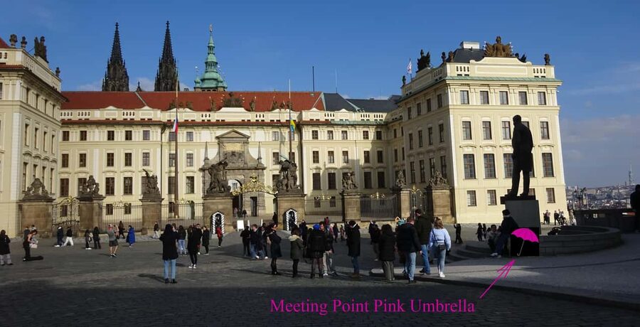 Prague Castle: Small-Group Tour with a local guide - St. Vitus Cathedral in about 50 minutes