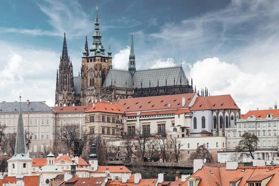 Prague Castle, St. Vitus Cathedral, Royal Palace, St. George's Basilica - St. Vitus Cathedral and the story inside the stone