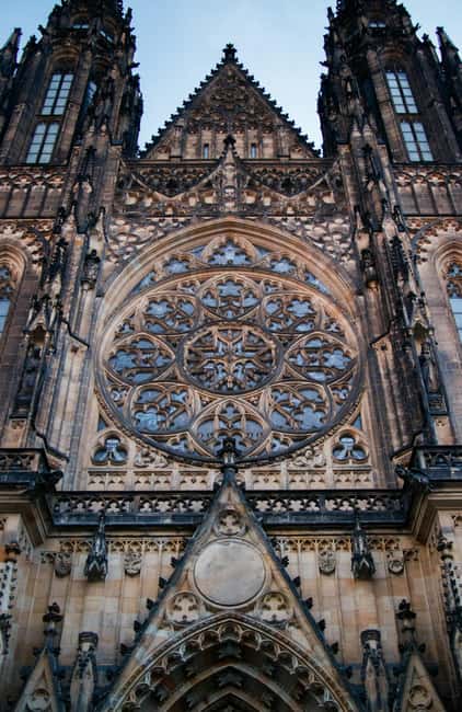 Prague Castle, St. Vitus Cathedral, Royal Palace, St. George's Basilica - Who should book this Prague Castle tour?