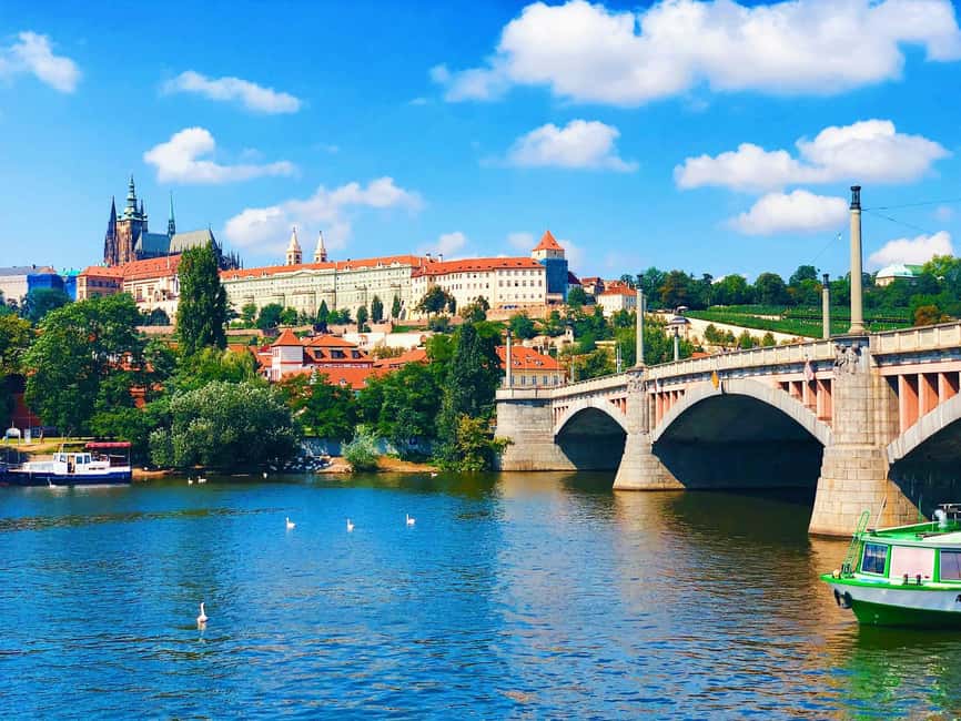 Prague Castle, St. Vitus Cathedral, Royal Palace, St. George's Basilica - Should you book it?