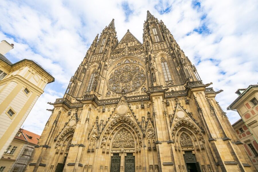 Prague: Castle Tour with Local Guide and Entry Ticket - Weather, walking, and practical comfort