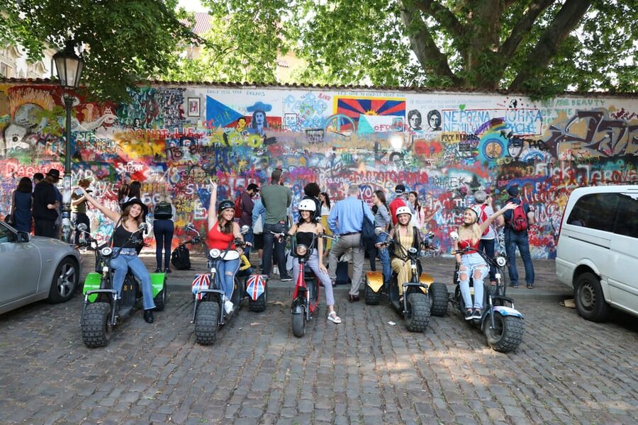 Prague: Castle Viewpoints & Charles Bridge Trike Tour - The Crawling Babies and the ride back