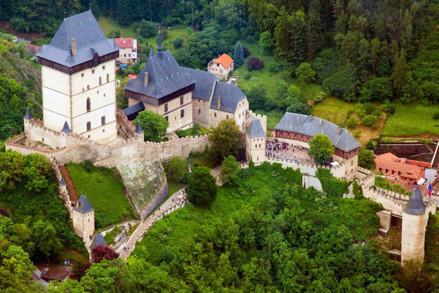 Prague: Fairytale Karlstejn Castle in Retro-Style Car - Walking through the walls and courtyards