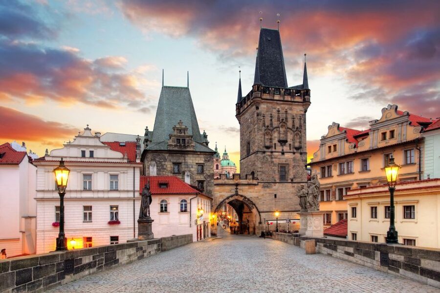 Prague: Full-Day Old Town, River Cruise & Prague Castle Tour - The one-hour break at around 2pm