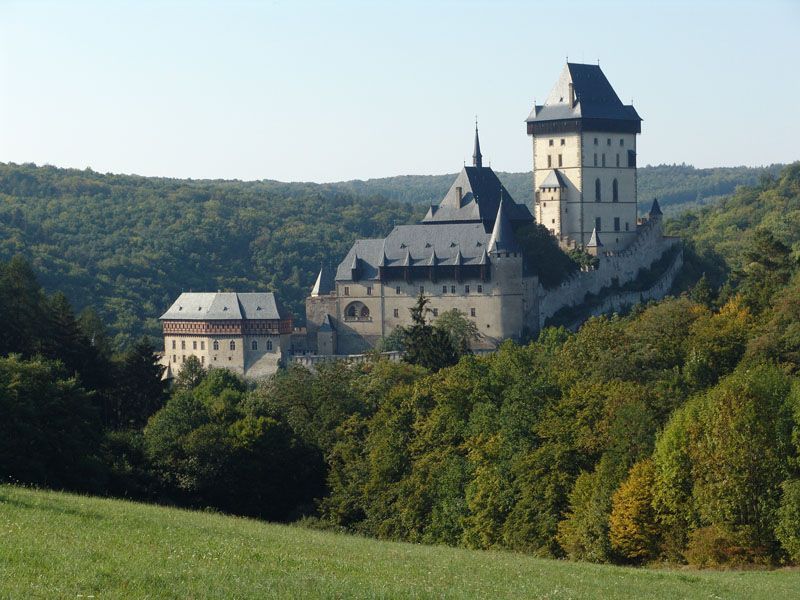 Prague: Karlštejn Castle Guided Tour with Entry Ticket - Who should choose this Karlštejn tour?