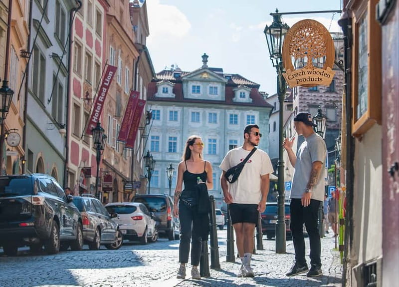 Prague: Old Town, Prague Castle & River Cruise Day Tour - Charles Bridge and Old Town, from icons to side streets