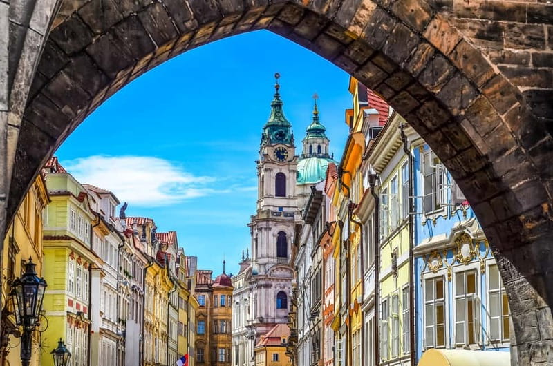 Prague: Old Town, Prague Castle & River Cruise Day Tour - Starting near Charles Bridge in Malá Strana