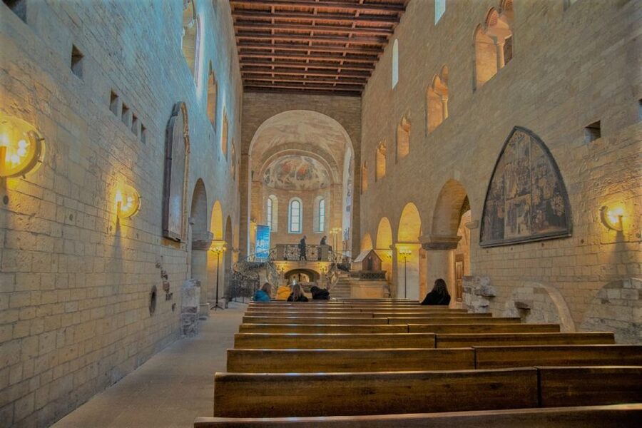 Prague: Prague Castle Complex Smartphone Audio Guide - The Old Royal Palace and Vladislav Hall