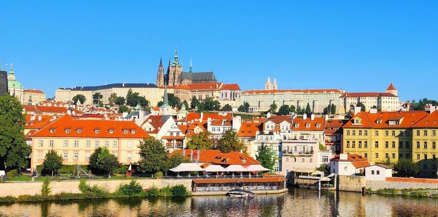 Prague: Prague Castle Private Walking Tour - What the $82 price buys you