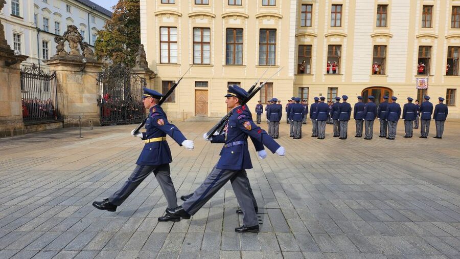 Prague: Prague Castle Private Walking Tour - Why Prague Castle deserves three focused hours