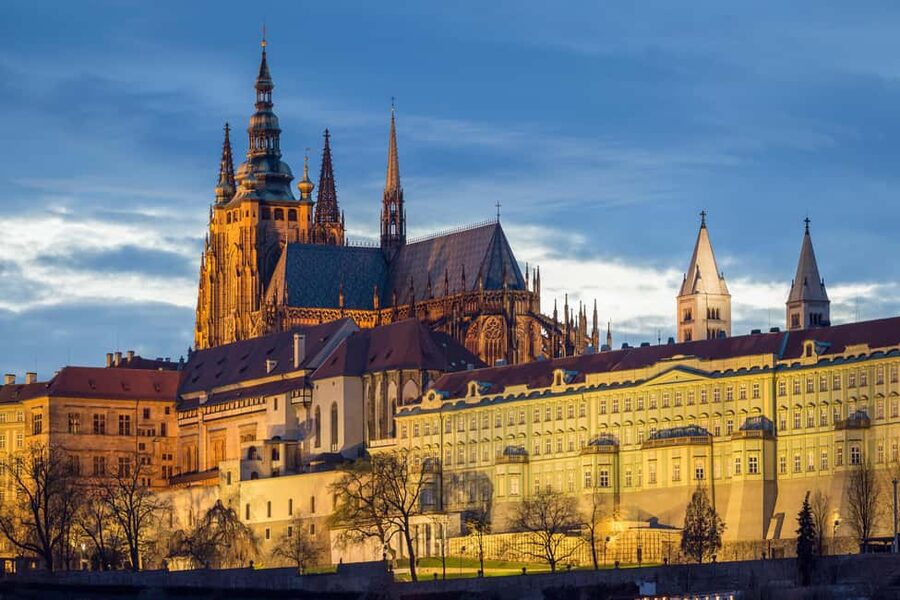 Prague: Prague Castle Skip-the-Line Ticket with Audioguide - Getting your ticket and finding the entrance