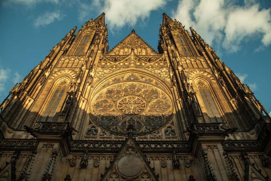 Prague: Prague Castle Walking Tour with Golden Lane in German - One hour through Prague Castle’s outdoor areas