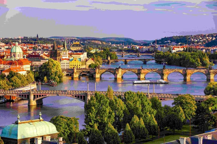 Prague Private Highlights Tour: Castle, Bridge & Old Town - What this private Prague tour is really like