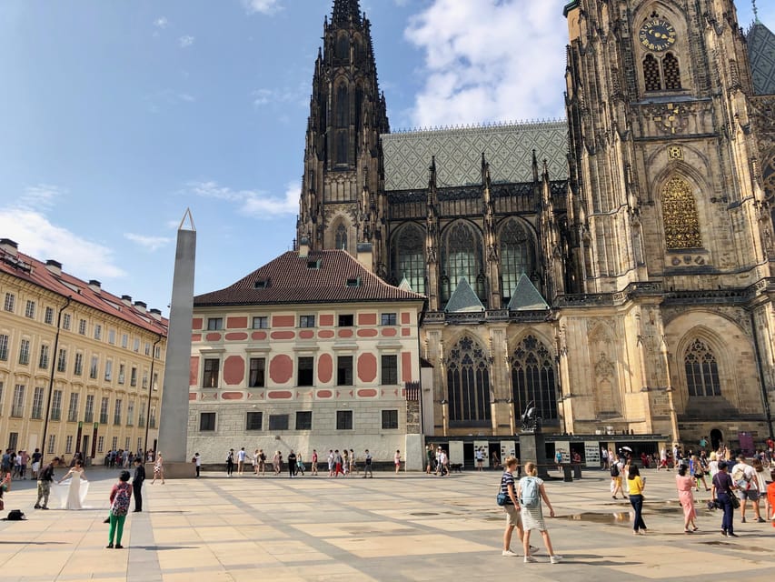 Prague: Private Prague Castle Interior Tour - Why a Private Tour Helps at Prague Castle
