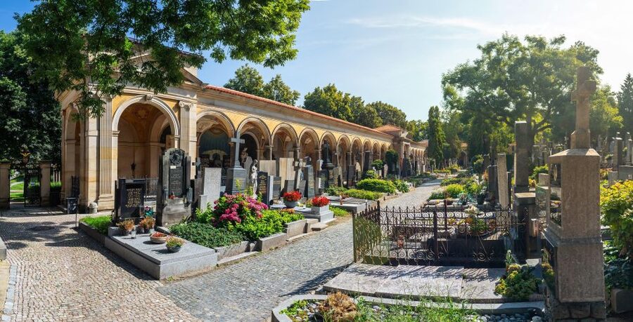 Prague: Private tour to the historic fortress of Vyšehrad - Meeting Czech Composers at Vyšehrad Cemetery
