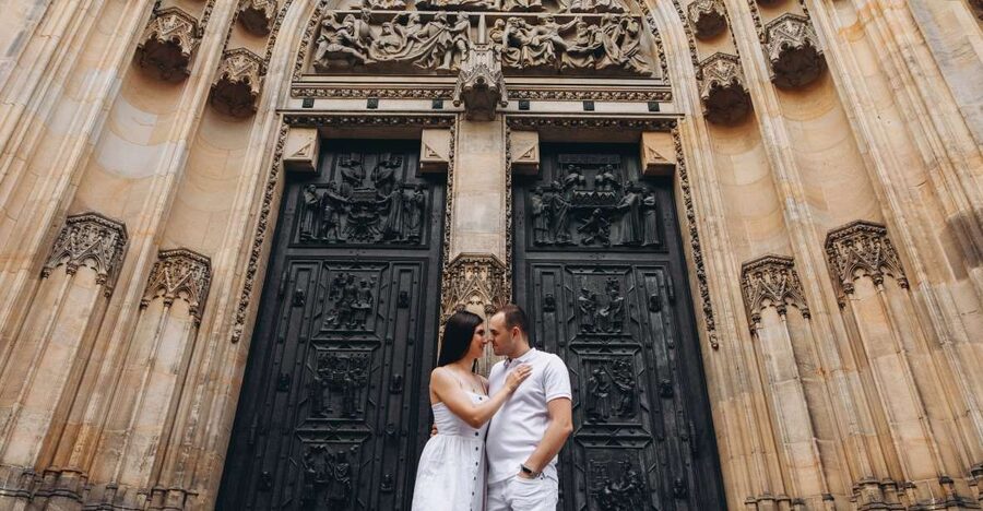Prague: Professional Photoshoot at Prague Castle - From first pose to final castle photograph
