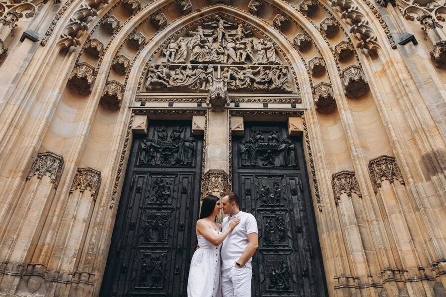 Prague: Professional Photoshoot at Prague Castle - Meeting outside the Prague Medieval Tavern