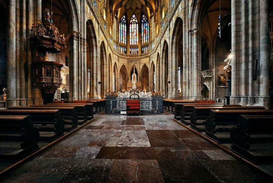 Prague Royal Castle, St Vitus, Golden Lane Tour with Tickets - Who should choose this tour?