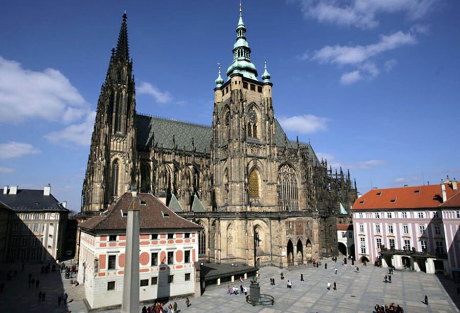 Prague: Stunning Viewpoints, Castle, City & Park Bike Tour - Is $88 good value?