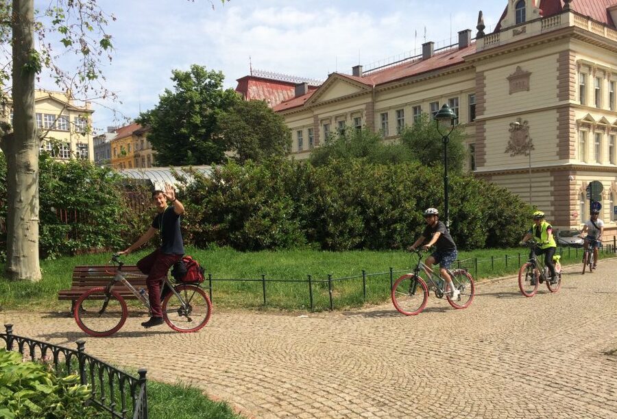Prague: Stunning Viewpoints, Castle, City & Park E-Bike Tour - Crossing Hlávkův most and following the river