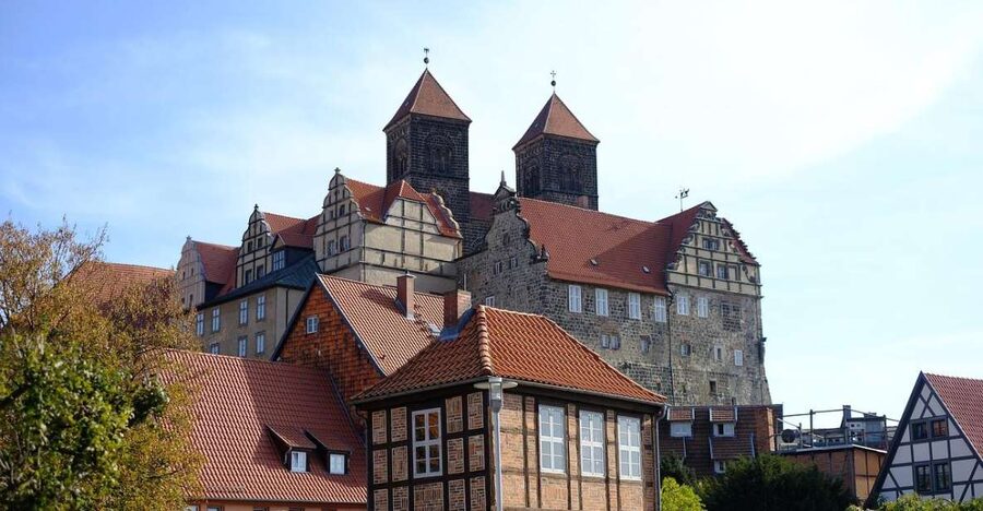 Premiumstadtführung (historische Altstadt und Schlossberg) - Starting at Quedlinburg’s market square
