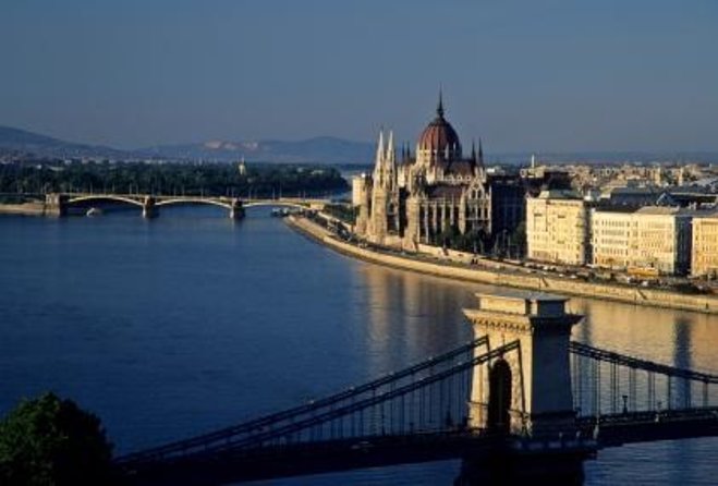 Private Buda Castle walking tour & Danube river cruise with Margaret Island stop - Key points to know before booking
