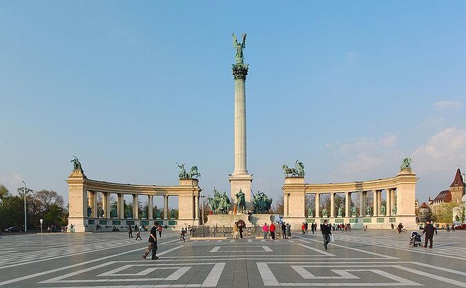 Private Budapest Sightseeing Tour: Royal Castle, Heroes Square, Chain Bridge - Key points to know before booking