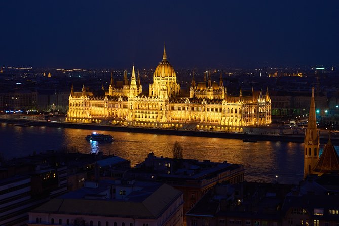 Private Budapest Sightseeing Tour: Royal Castle, Heroes Square, Chain Bridge - Andrássy Avenue and the road to Heroes’ Square