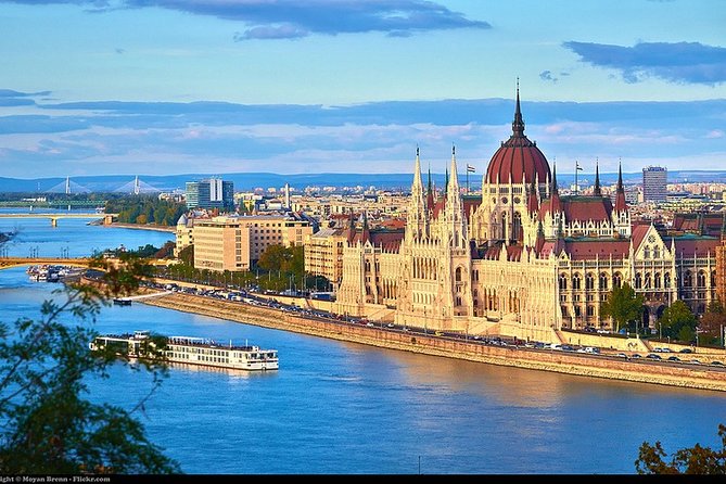 Private Budapest Sightseeing Tour: Royal Castle, Heroes Square, Chain Bridge - City Park, Vajdahunyad Castle, and St Stephen’s Basilica