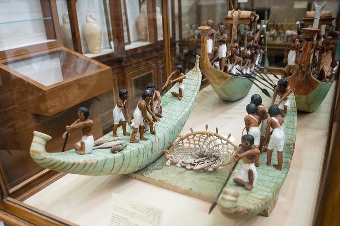 Private day tour to Giza Pyramids, Sphinx Egyptian Museum and Citadel - Khan el-Khalili: A Lively Final Hour